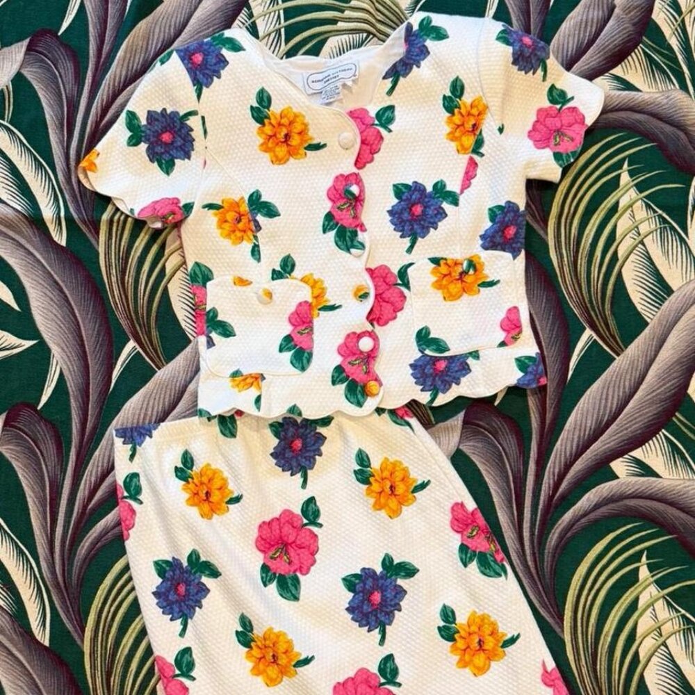 Adrienne Vittadini VTG 80s FLORAL COQUETTE matching set: blouse + pencil skirt!